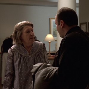 S01E004 - Meadowlands 0232.jpg