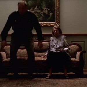 S01E004 - Meadowlands 0264.jpg