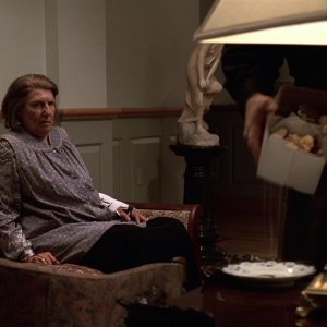 S01E004 - Meadowlands 0268.jpg
