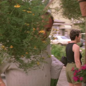 S01E004 - Meadowlands 0532.jpg