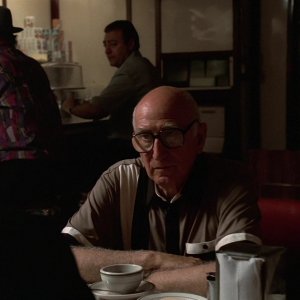 S01E004 - Meadowlands 0735.jpg
