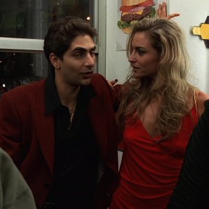 S01E010 - A Hit Is a Hit 0088.jpg