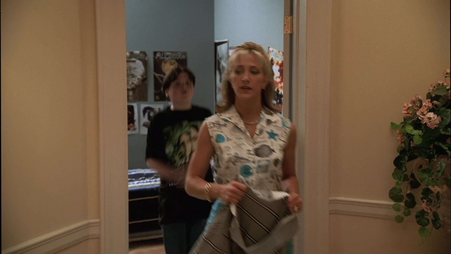 S01E004 - Meadowlands 0223.jpg