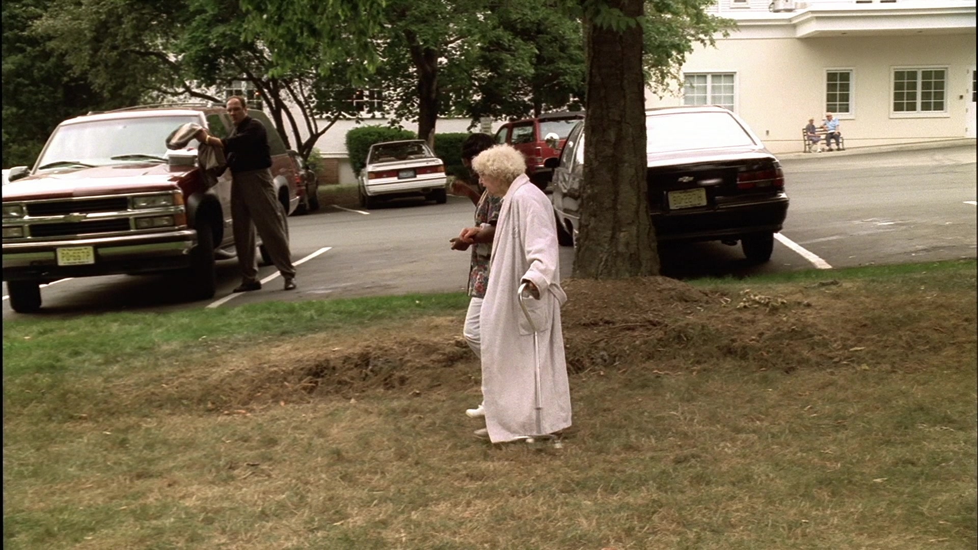 S01E004 - Meadowlands 0273.jpg