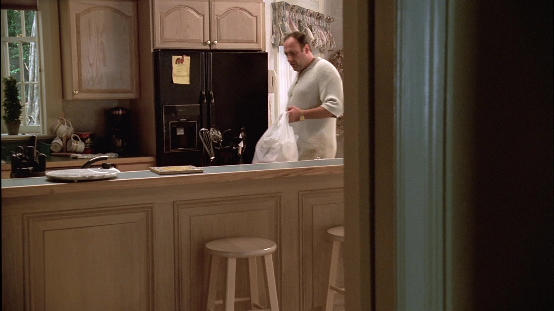 S01E004 - Meadowlands 0547.jpg