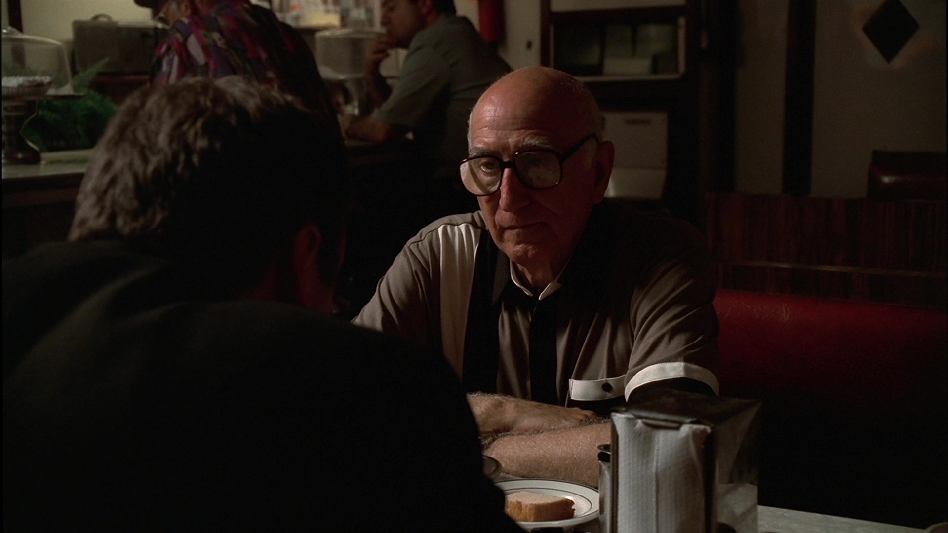 S01E004 - Meadowlands 0739.jpg