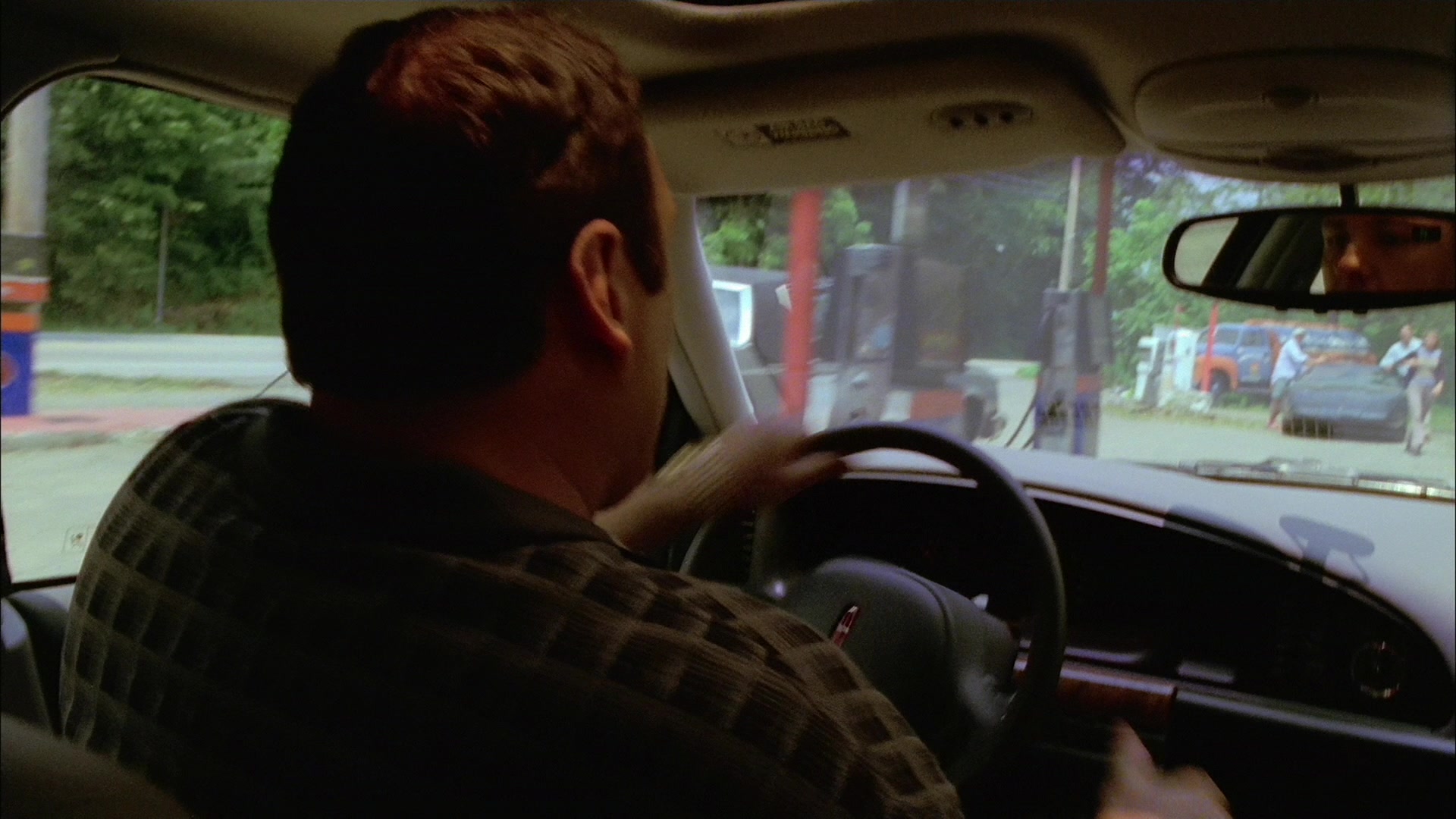 S01E005 - College 0131.jpg