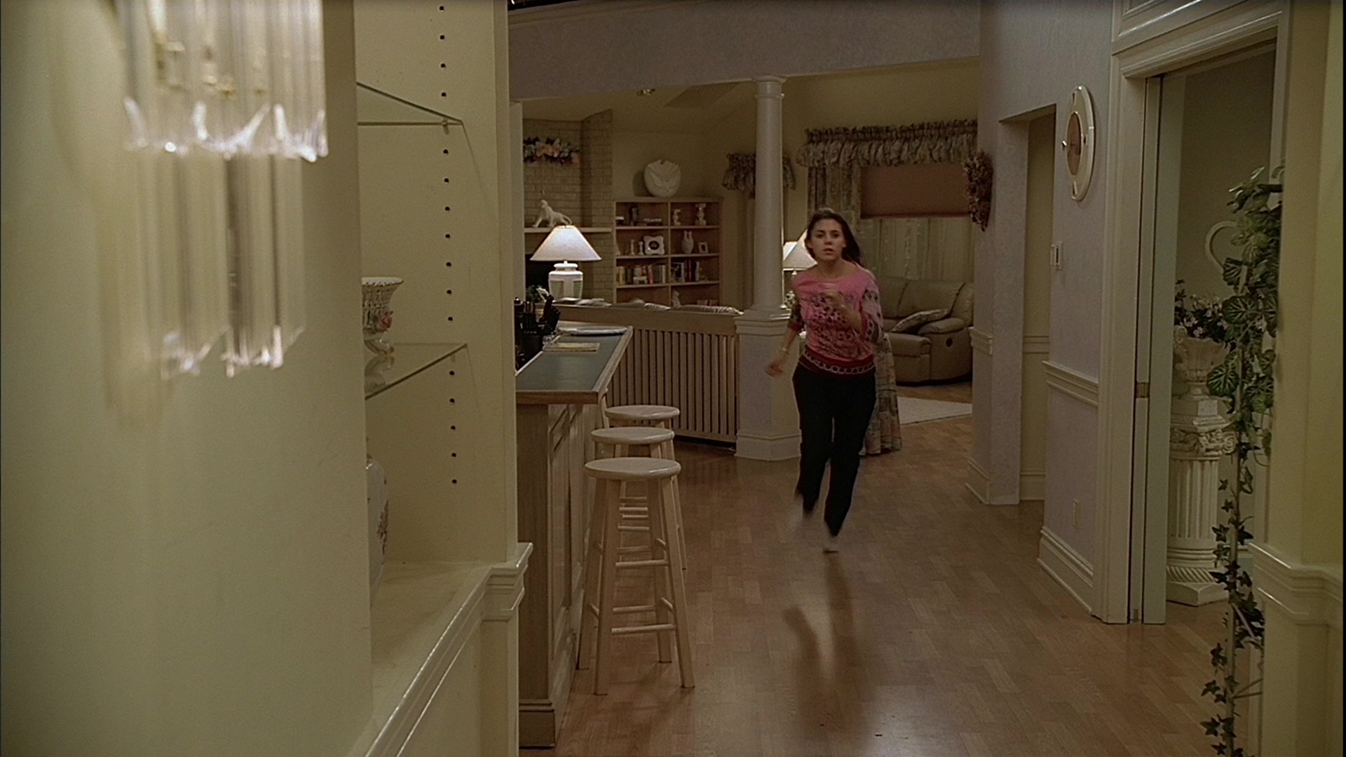 S01E013 - I Dream of Jeannie Cusamano 0102.jpg